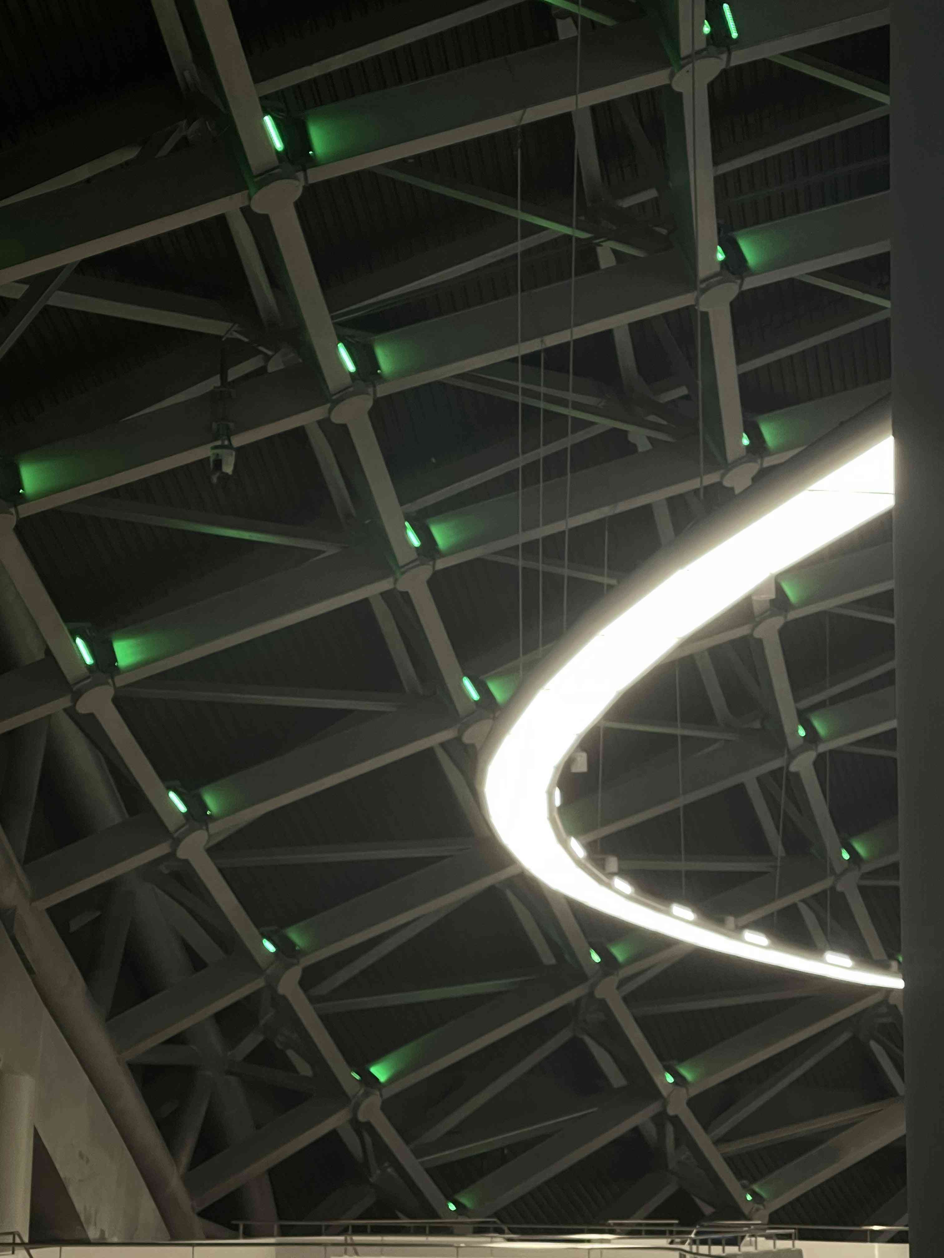 導(dǎo)光管照明系統(tǒng)和傳統(tǒng)照明設(shè)備的區(qū)別