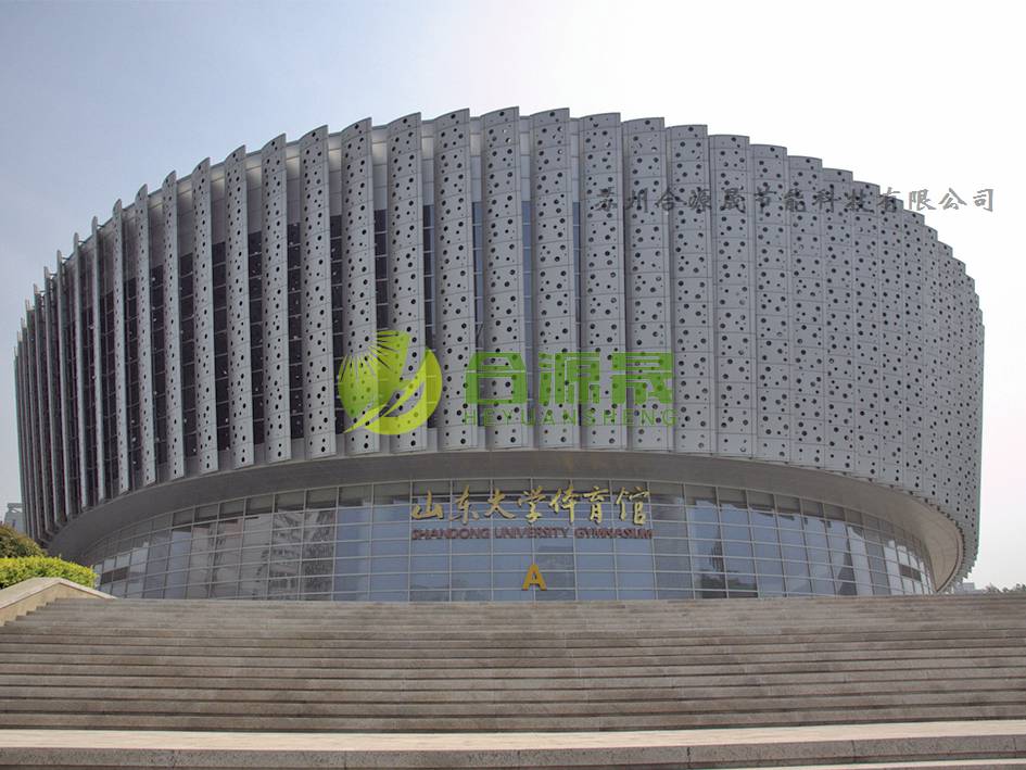 山東大學綜合體育館光導管采光系統(tǒng)使用案例01